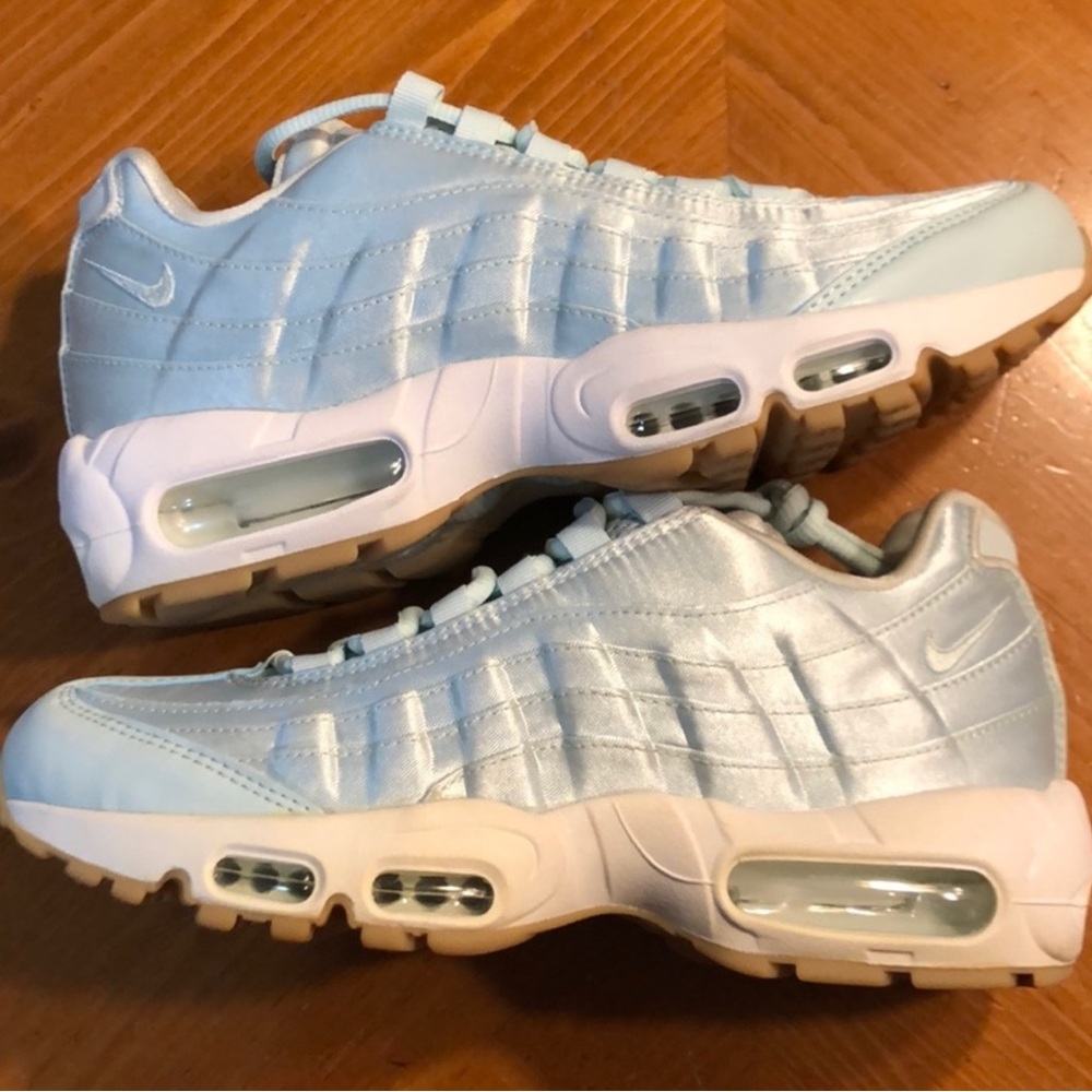 Women’s Nike Air Max 95 Fiberglass Size 8.5 NEW